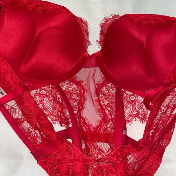 New-Victoria’s Secret red lace Bombshell Bustier bodysuit one piece teddy L $100 - Picture 4 of 8